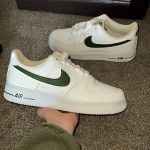 Air Force 1 - Pine Green / White Nike Men’s 11.5